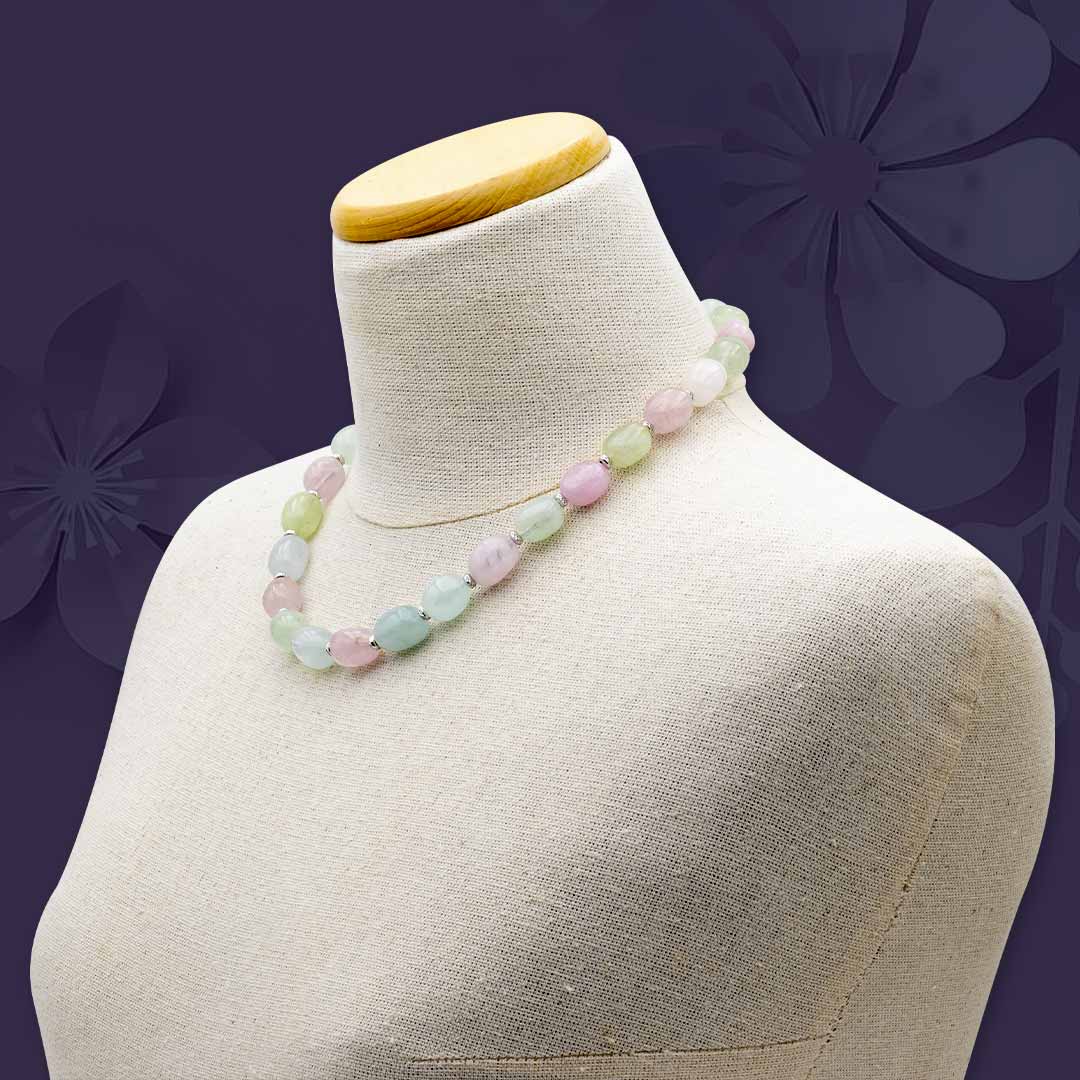 collana in morganite naturale multicolor indossata - via condotti store