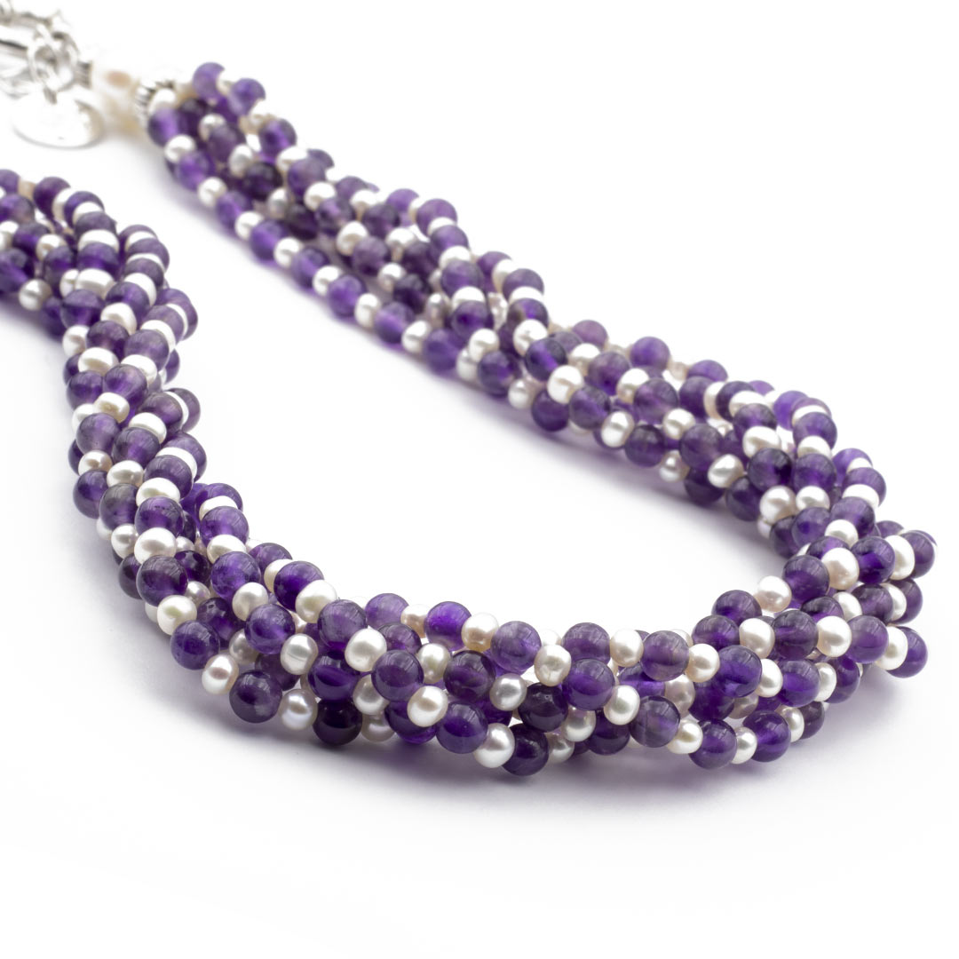 particolare dei 6 fili della collana torchon - via condotti store