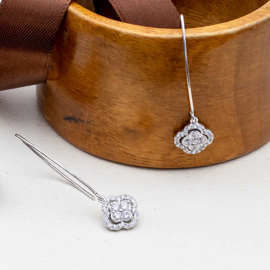 orecchini pendenti a quadrifoglio in argento rodiato e zirconi brillanti - via condotti store