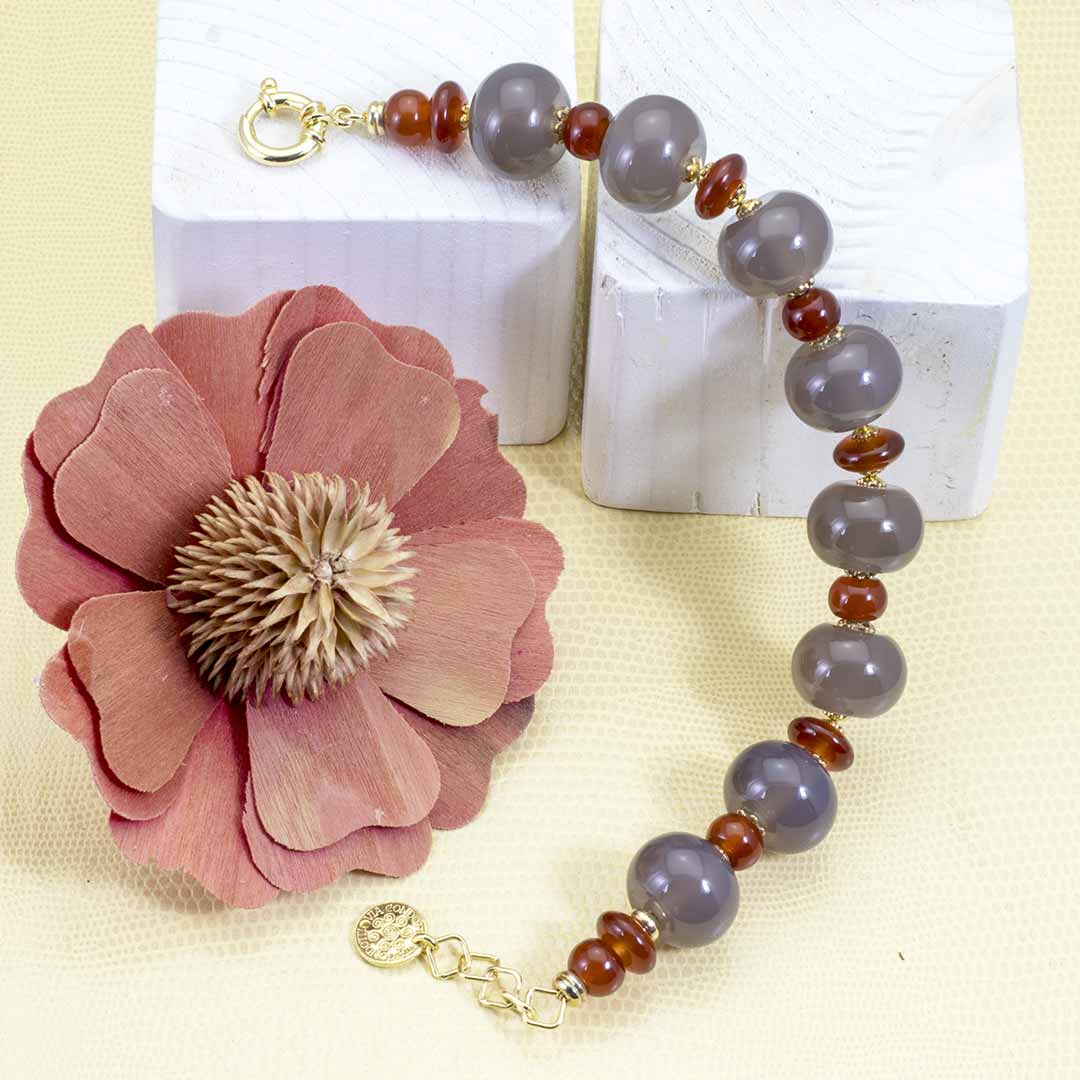 Bracciale in Argento placcato oro e pietre dure naturali con Onice grigio e corniola - via condotti store