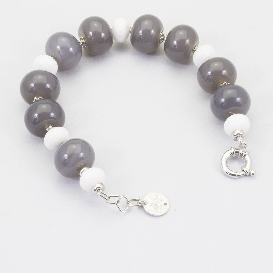 Bracciale con onice grigio e giada bianca in argento - via condotti store