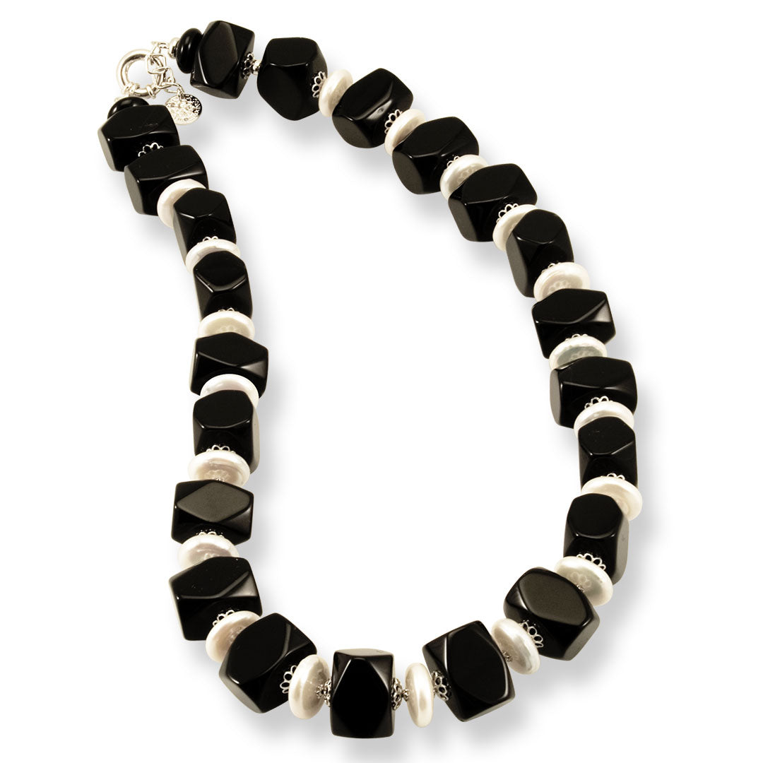 Collana con onice e perle in argento 925 e pietre dure - via condotti store