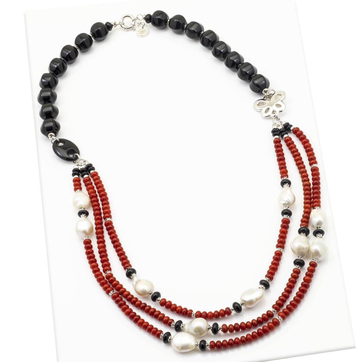 Collana in Argento e pietre dure con Corallo, Onice e Perle scaramazze - via condotti store