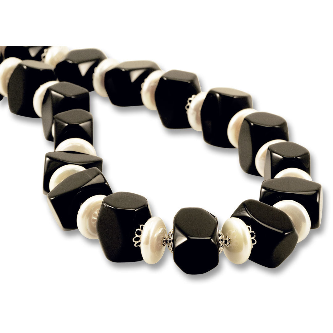 Collana con onice e perle in argento 925 e pietre dure - via condotti store