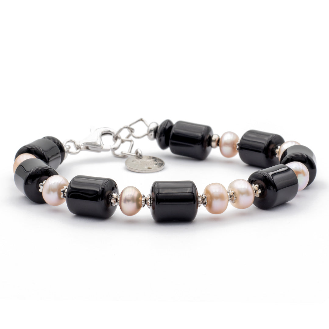 bracciale in argento rodiato con perle e barilotti di onice nero - via condotti store