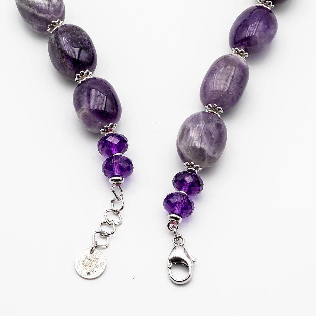 chiusura regolabile della collana girocollo in ametista naturale a sassi e argento 925 e pietre dure - via condotti store