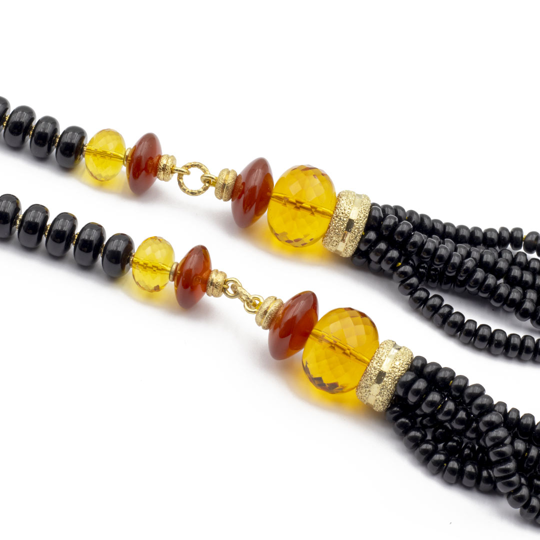 particolare della collana torchon girocollo in onice quarzo citrino e corniola - via condotti store