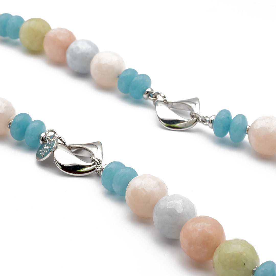 particolari della collana in giada multicolor e argento 925 rodiato - via condotti store