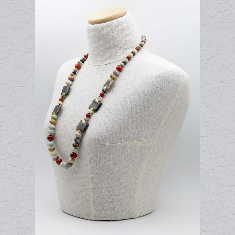 collana in amazzonite e corniola naturale con argento 925 su manichino - via condotti store