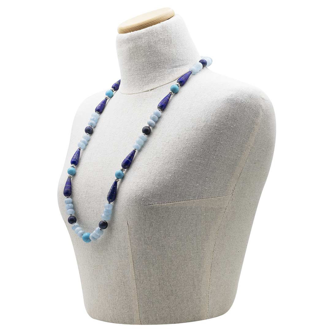 collana in acquamarina lapislazzuli e turchese naturali con argento rodiato su manichino - via condotti store