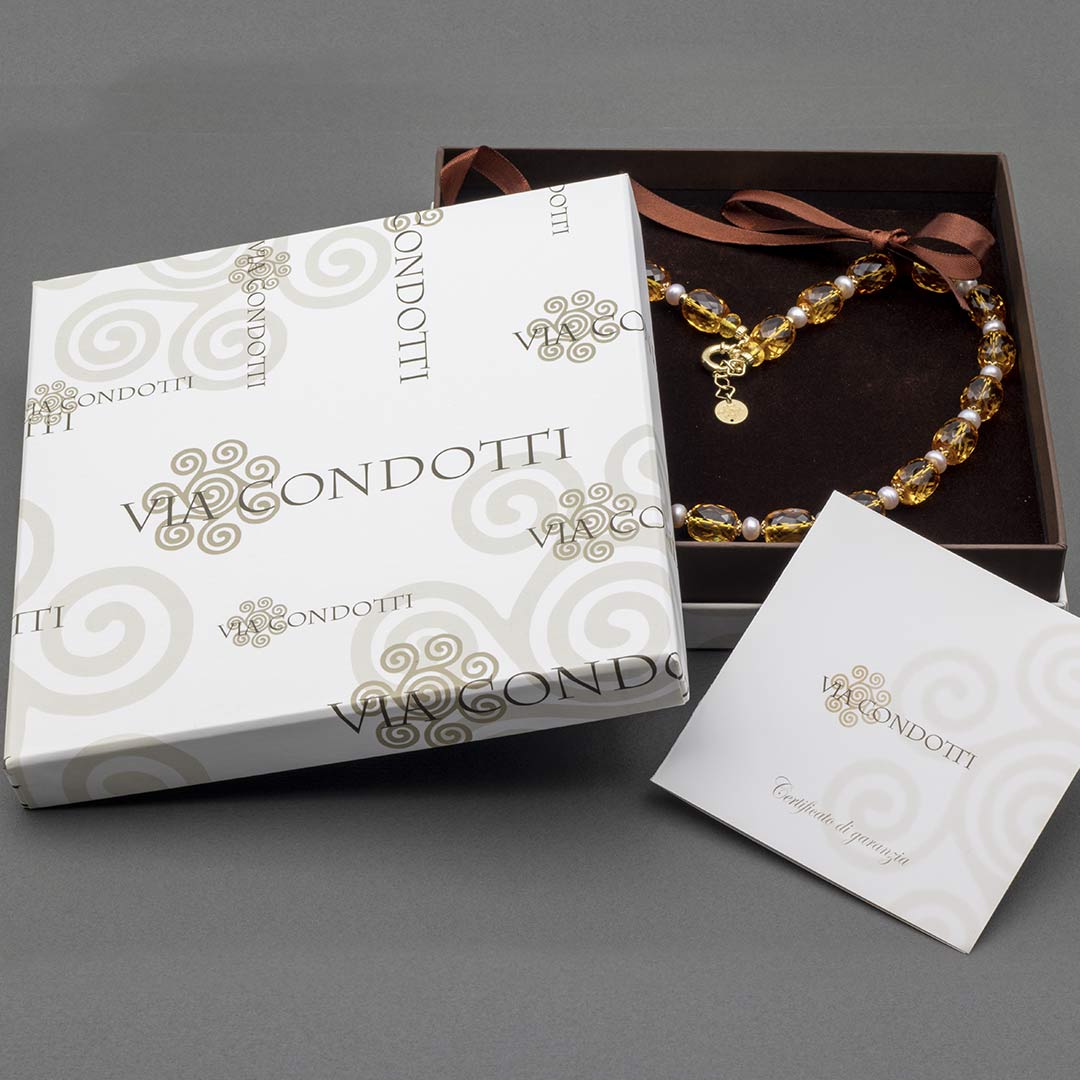 astuccio e garanzia della collana in quarzo citrino e perle con argento placcato oro - via condotti store