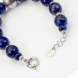 particolare della chiusura del bracciale con lapislazzuli e argento - via condotti store