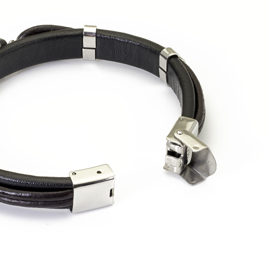 Chiusura del bracciale uomo con timone marino in acciaio e pelle - via condotti store