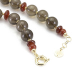 Chiusura della collana con quarzo fumè e corniola in argento 925 placcato oro - via condotti store