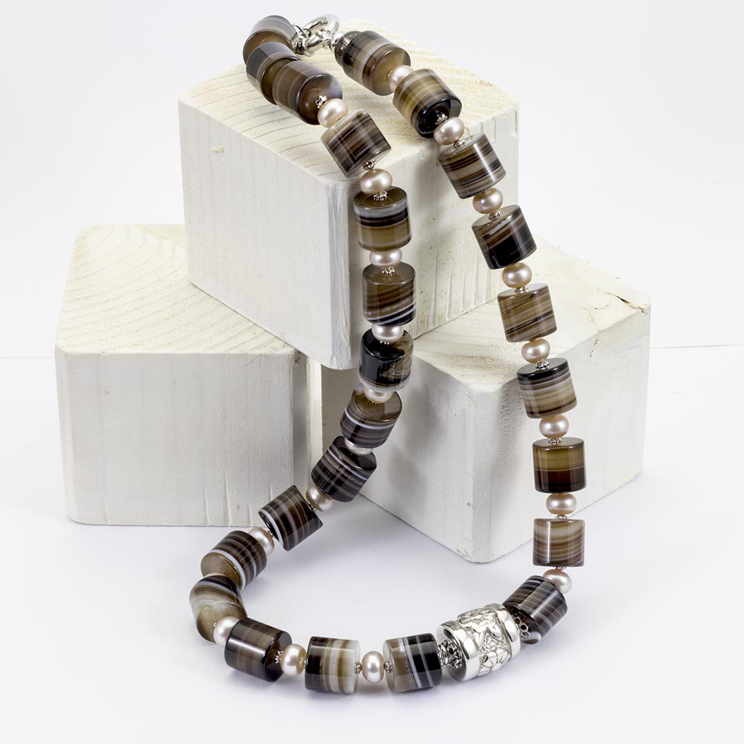 collana in agata variegata e perle con argento rodiato- via condotti store