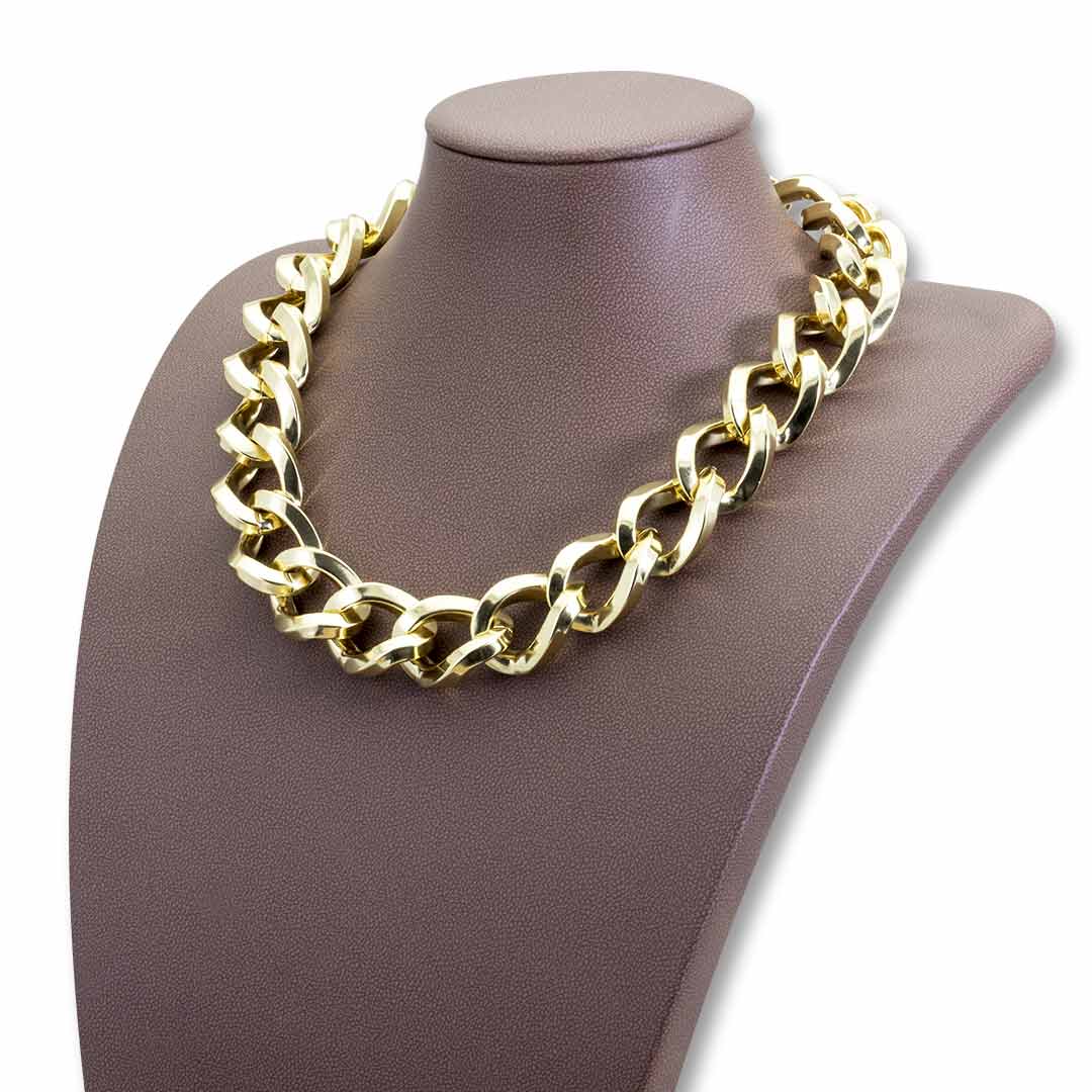 collana da donna con catena grumetta quadra placcata oro su manichino - via condotti store