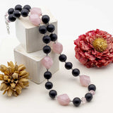 collana in pietre dure e argento con onice opaco e quarzo rosa in argento rodiato - via condotti store