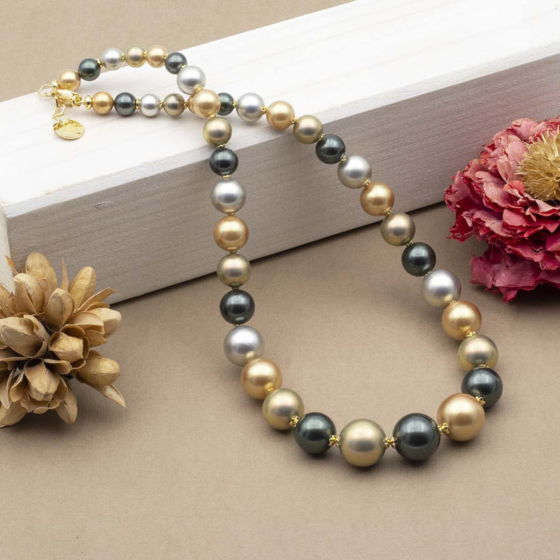 Collana in perle shell muticolor e argento placcato oro - via condotti store