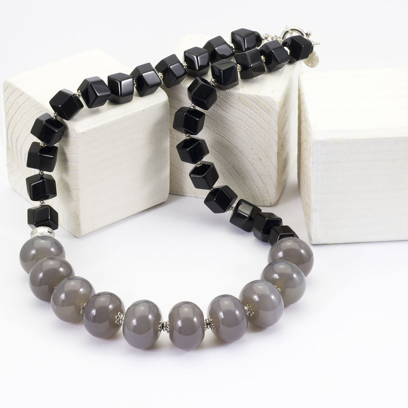 collana pietre dure e argento 925 rodiato con onice nero e grigio - via condotti store