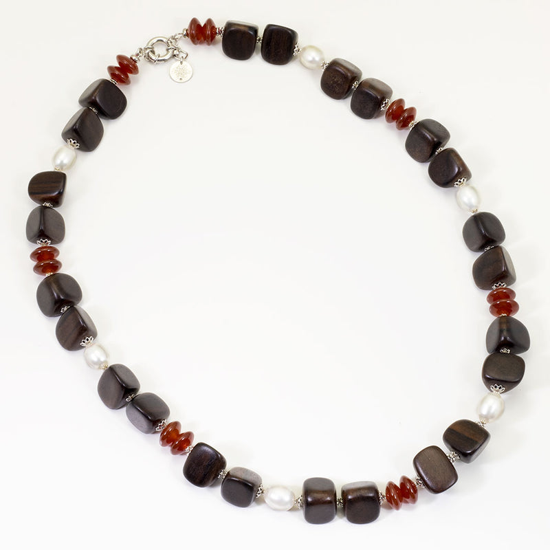 Collana in argento con legno ebano corniola e perle - via condotti store