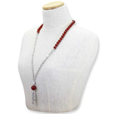 collana lunga indossata in corniola naturale con catena in argento 925 rodiato - via condotti store