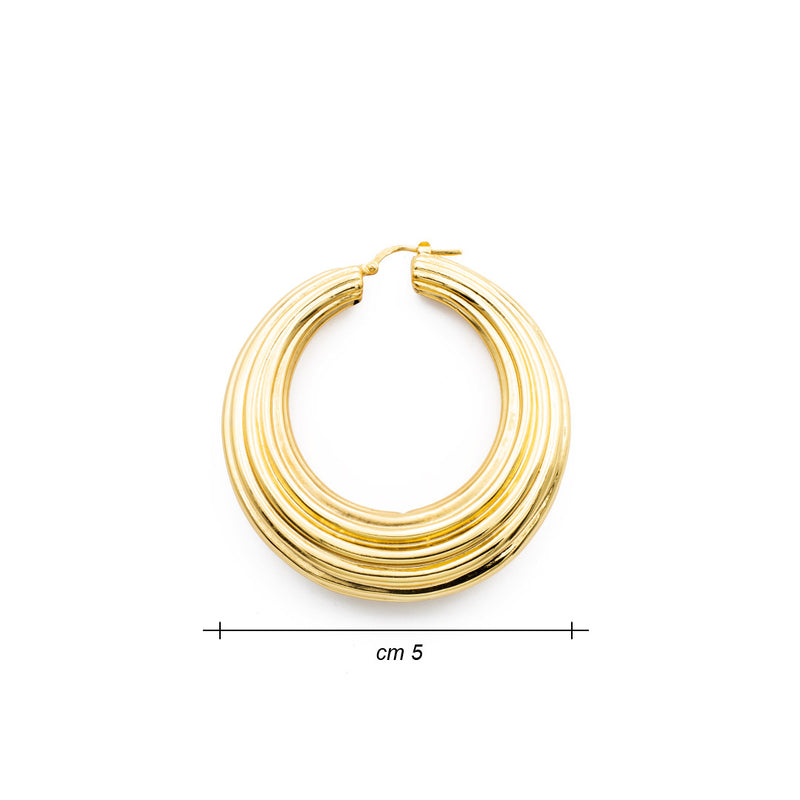 misura del diametro di 5 centimetri degli Orecchini a cerchio rigati francesca bianchi design placcati oro 18 kt - via condotti store