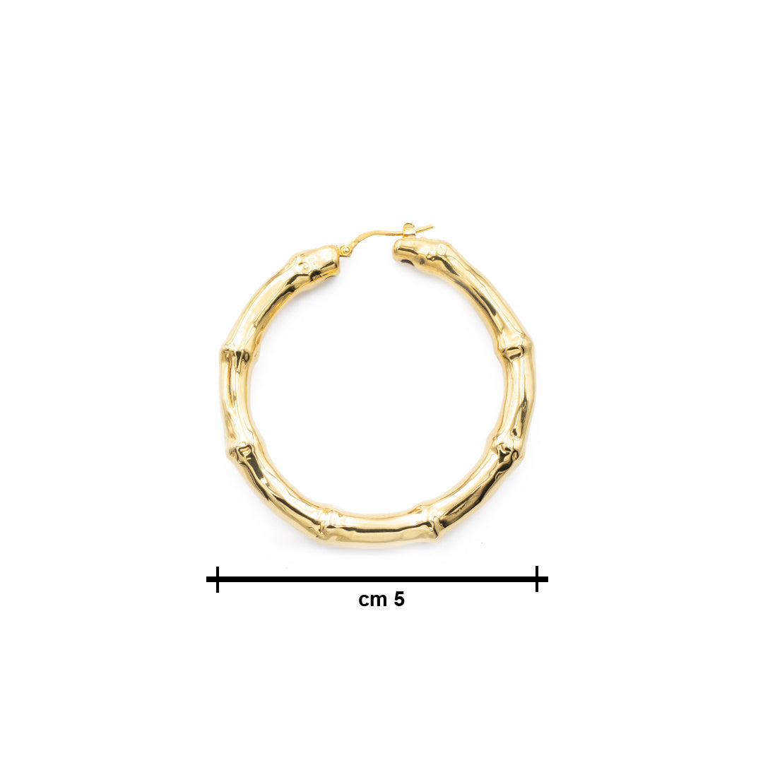 misura diametro 5 centimetri orecchini bambù a cerchio grandi placcati oro - via condotti store